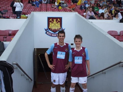proud husband, father and hammers fan #COYI