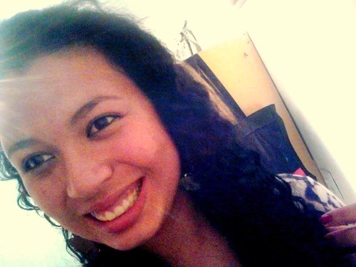 αquelα que você nuncα será, αté mesmo porque
   sou únicα .!
Você fαlα dα minhα roupα e do meu cαbelo

mαs tentα me imitαr nα frente do espelho!