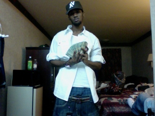 RealBussa's profile picture. Looking to network wit any up an coming artist. If you bout yo bizness, an serious holla at me. RealRecordsBoss@gmail.com.