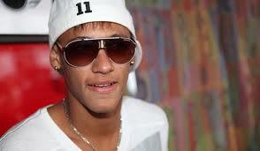 Santista,14,legal,chato,amigo,familia,bagunceiro,companheiro e por ai vai! Se quiser saber mais ME SEGUE! *--* s2