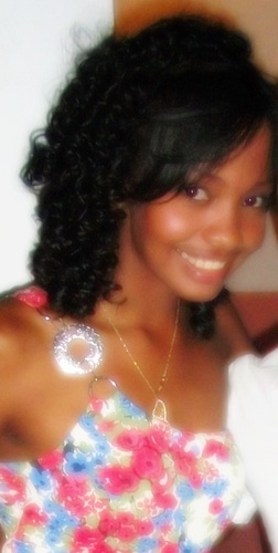 Ellmaaraujo's profile picture. 