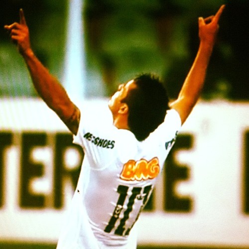 @santosfc Visto teu manto com amor e emoção ♥ Fã Clube dedicado ao @_FelipeAnderson Reconhecido/seguido por ele. Siga! :3 (10/07/12)