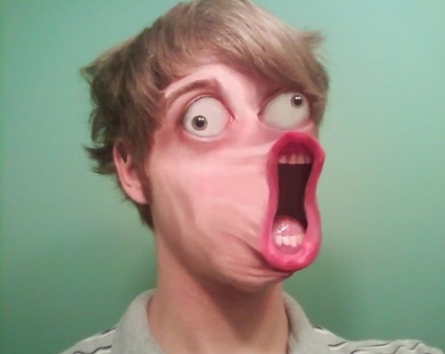 Quando eu quero eu atualizo o blog, e nas horas vagas vendo teta de nega no sinal pra pagar o host do site.