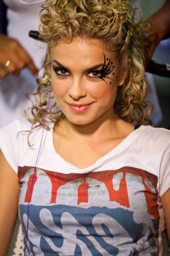 Fã Clube Dedicado a @Lua_Blanco #VenhamFazerParteDessaFamilia. Desde 14/05/2012 .. OFicializadoo Por @Rebelde_Sabado