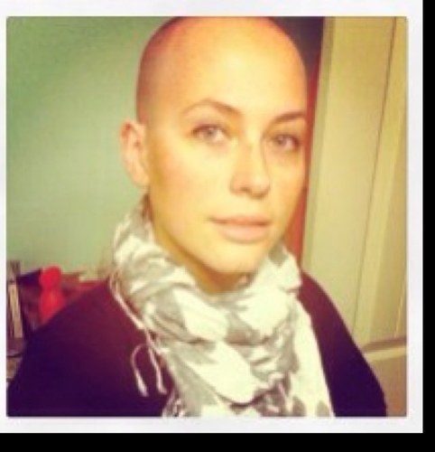 mediocrewife's profile picture. 