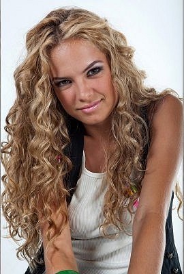 dona dos Fc's @CumpliceDoChay @ParaSempreSuede @AFamiliaSuede @QueroSerALua @ThiagoAAmarall