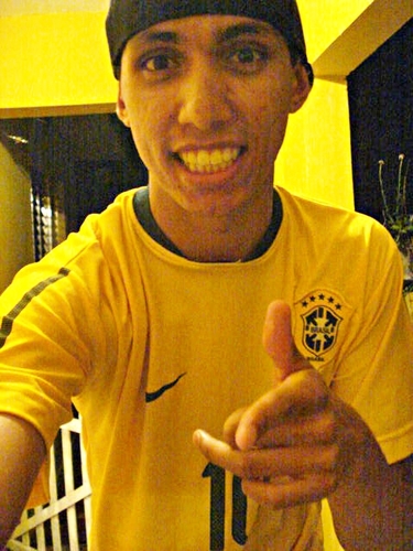 ..Sou zika msm mano , direto das profundesas da zona sul de Sp , HAUSHASASHASUAH'  S e quiser segue aí se num quiser tabm , num ta perdendo nada . bjs'