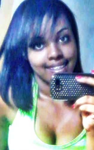 Soou alegree demaais ♥ e as vezees encomodo algumaas pessoaas (: