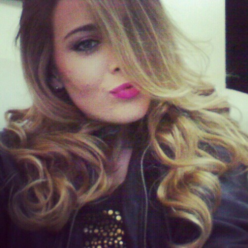 Prazer Lolla, sua amiga virtual! :)
Onde me encontrar: http://t.co/HqSFqgwPly
MSN: umaconselheira_@hotmail.com