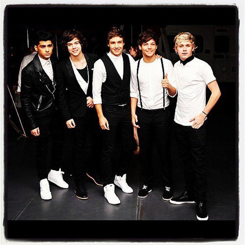 i love one direction... i will be directioner forever...!! :) :)