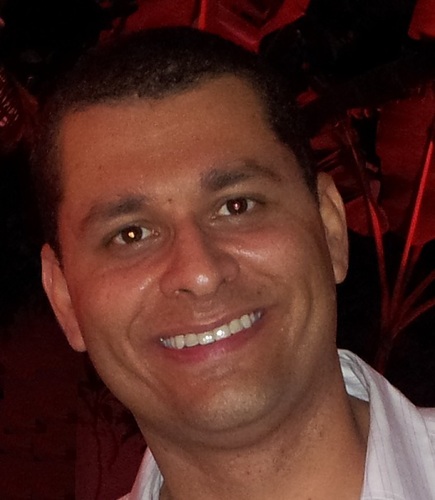 r_rvaz's profile picture. 