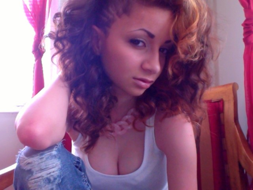 NOT_GIVING_AF's profile picture. Single... Happy and Horny... bofl follow meh... #haaaaaaaaannnnnnnn