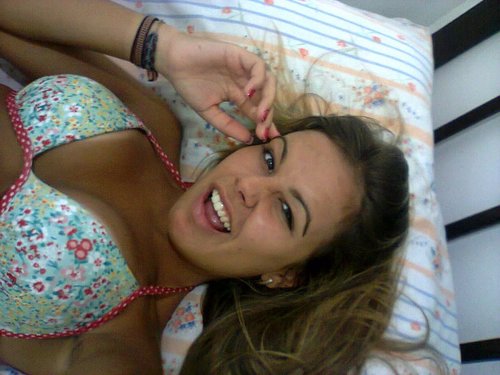 O que te atrai, que não te trai? O mel que te farta é o veneno que te mata!