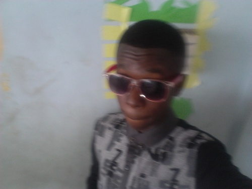 I'm a Dude like err1 else but dis tym unique. I've got Skills as in a good rapper doe i'm still underground. I follow back -_-