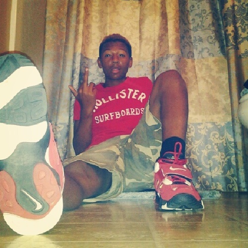 NOOO,DONT FOLLOW THIS PAGE GO FOLLOW @Ayyo_BlondeKid