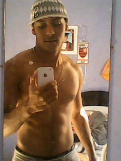 Feliz,Ousado....