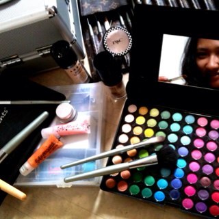 Make up artist for graduation day/ family snap-shots/ pre-wedding/ wedding day/ other occasions day
Contact us for your best look with the best price