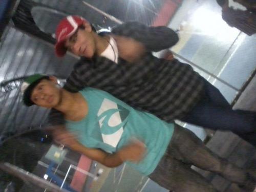 que seis qué aqui, seus zé povinho ? u_u ㅤ