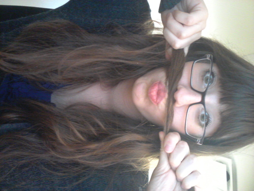 Ashl0re's profile picture. 