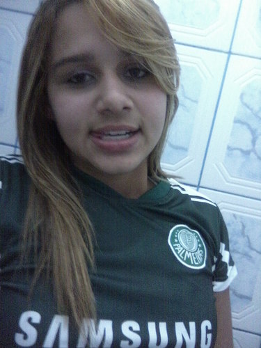 - , Não sou legal , e muito menos chata eu irei trata voçê da mesma forma que eu for tratada , Pois nesse mundo ninguém é Perfeito né ;)