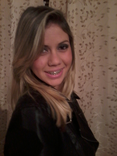 NaO sou Perfeita, neim dona da verdade.
Mais, sou dona de mim, dona das minhas vontades.
Euu queroo. Eu PossO Eu consigO • Simples assim !