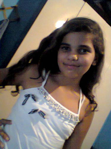- α αnjinhα ;
cum plαnos mαlignos !-'
- α meninα do bem
que prαticα o mαl {66
- α gαrotα que te conhece
α mulher que te enlouquece '