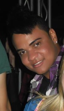 Cantor Sertanejo, Ex- Blogueiro.