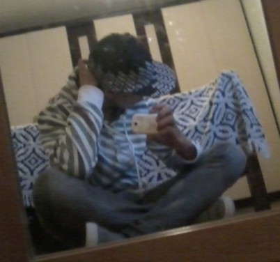 Eu ?
R : aquariano ,16 anos ,Legal , Futebol,Free Step , Eletro House, Games, Aventura ,Livros ...E... Saaaaao Pauuulo !

Msn:junior_lenartevitz@hotmail.com