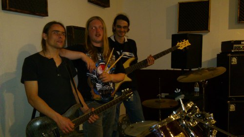 TheSwitch0's profile picture. A British rock band who love what they do and are looking forward to bringing their music to you.