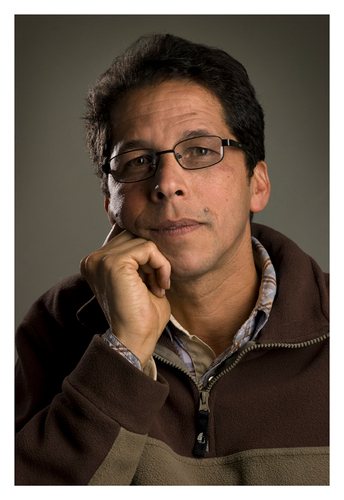 Artísta plástico. Director de fotografía. Fundador de la Escuela de Artes La Buhardilla, Bogotá  1989.