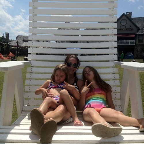 kmes12's profile picture. 