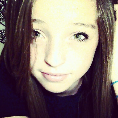 brooke_bolding's profile picture. follow me, ill follow back.