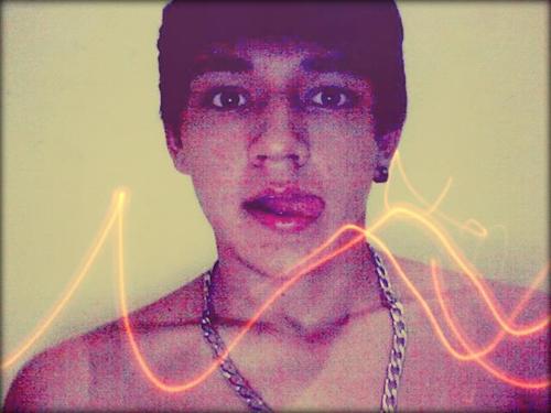 Olá sou Gabriel, tenho 15 anos, Sou dançarino, e-mail- gabriel_bos16@hotmail.com.