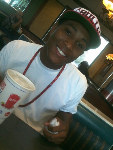 B_Brackin79's profile picture. fuck bitches get money mission complete