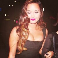 thaíss(@BesideDemi) 's Twitter Profile Photo