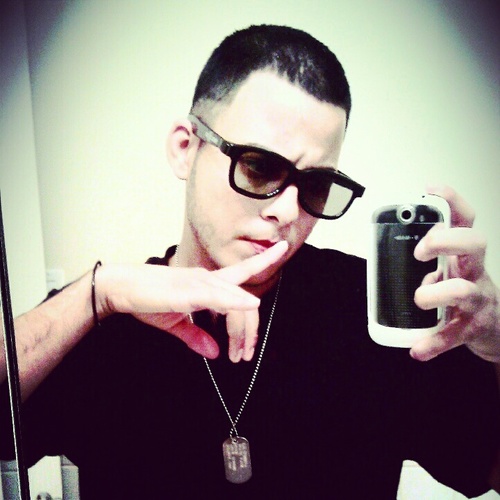 Waz good Get At meh Follow Meh ... LOokING For A GIRL