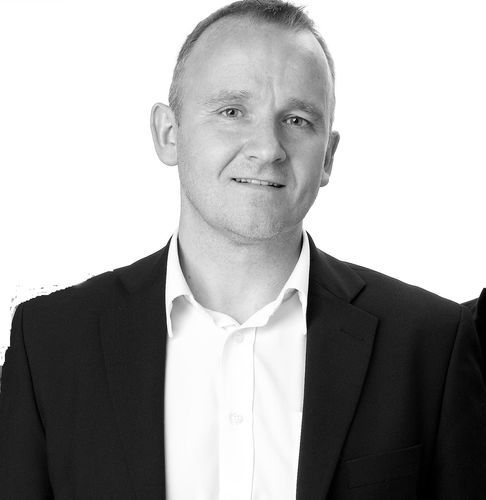 markpjg's profile picture. A table & chairs on the pavement in Edinburgh is a Bistro, yet in Glasgow it's an eviction http://t.co/OFaO07lvWS
http://t.co/tZEVJkRycc