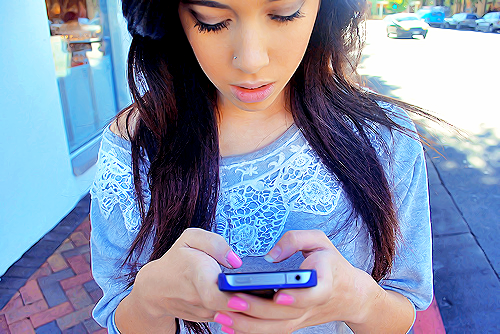 helloow01's profile picture. live my life.