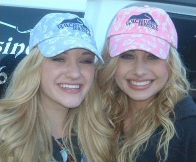 The78violetBuds's profile picture. Our personal accounts are @SilentMovieStar (Lucy) and @MelancholicSong (Lola) - We totally love @78violet, also they followed us on our personals and on here! ♥