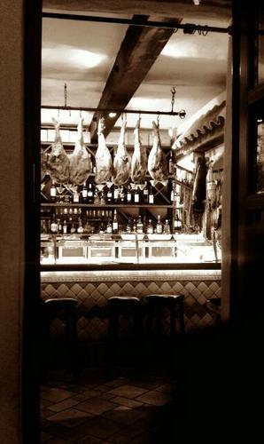 danlovessport's profile picture. Work, live and follow.