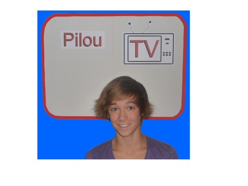 Pilou 13 ans bien passé, aime twitter et faire des défis. Aller abonnes toi on est bien là.