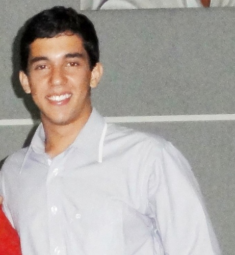 Se aprende a amar não quando se encontra a pessoa perfeita, e sim quando se aprende a crer na perfeição de uma pessoa imperfeita.