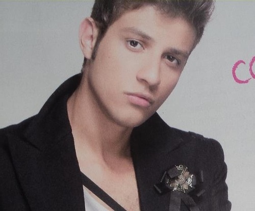 Infinitamente , eternamente , indeterminavelmente , inexplicavelmente .. Te amo hoje , amanha e sempre te amarei , simplesmente por toda minha vida . ♥