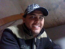 sou... um adorador ao Deus verdadeiro; musico, pregador, amigo, lider do ministerio Tributo...