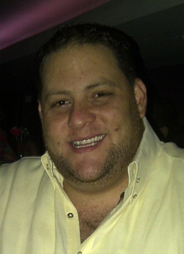 Angomas's profile picture. Buen tipo, #cuasipoet ( entre cervezas y vinos te daras cuenta). Enamorao de la vida, de mis hijos. Amo lo que hago. Vendedor disfrazado de Marketinero. #Dalee