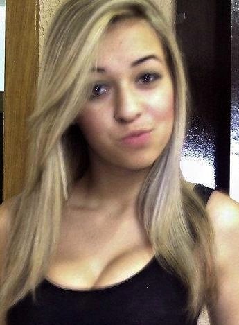 apenas uma garota qualquer tentando ser feliz ;)