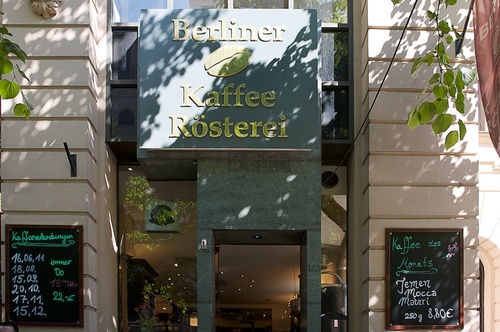 Berliner Kaffeerösterei - shop and café: Experts for coffee and chocolate specialities nearby the Kurfürstendamm.