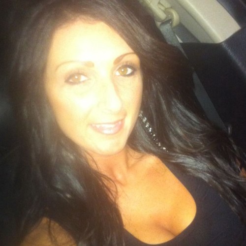 ItsJusApril's profile picture. 