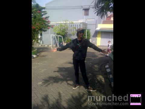 Woles (ʃ⌣ƪ)(-σ`▽´)