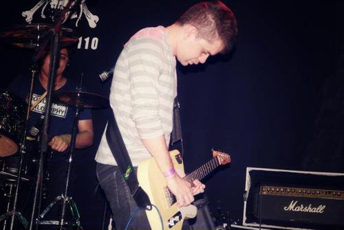 vocalista e guitarrista da @bandaswitchfx,@fe_switchfx
dona:@bruunnaroberrta
data:08/01/12